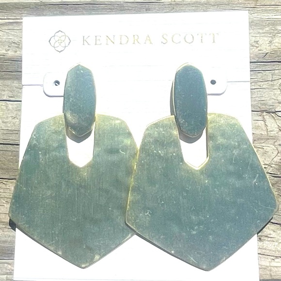 Kendra Scott Finch Drop Earrings Gold - Picture 1 of 5